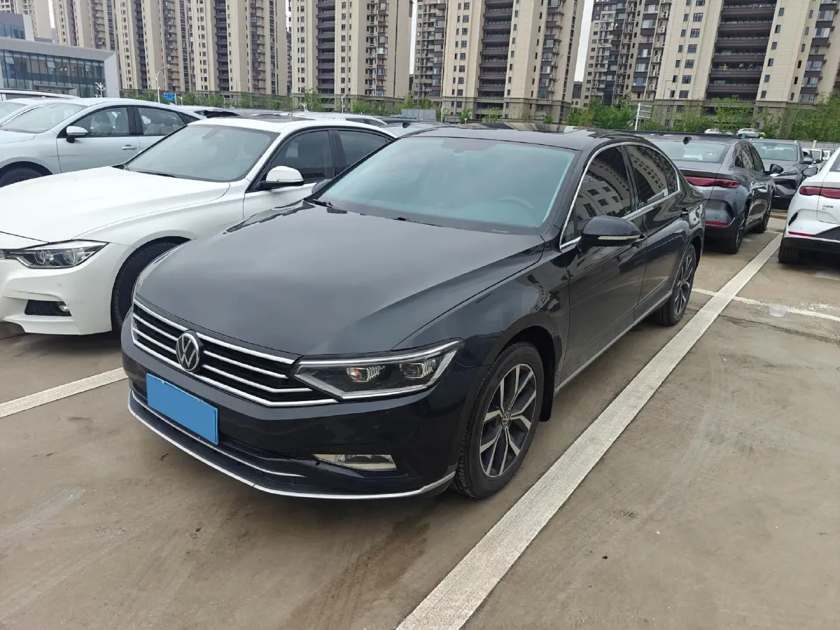 2020 Volkswagen Magotan 2.0T 186HP L4 7DCT,autocango,china used car exporter,china ev exporter,chinese used car exporter,chinese used ev exporter