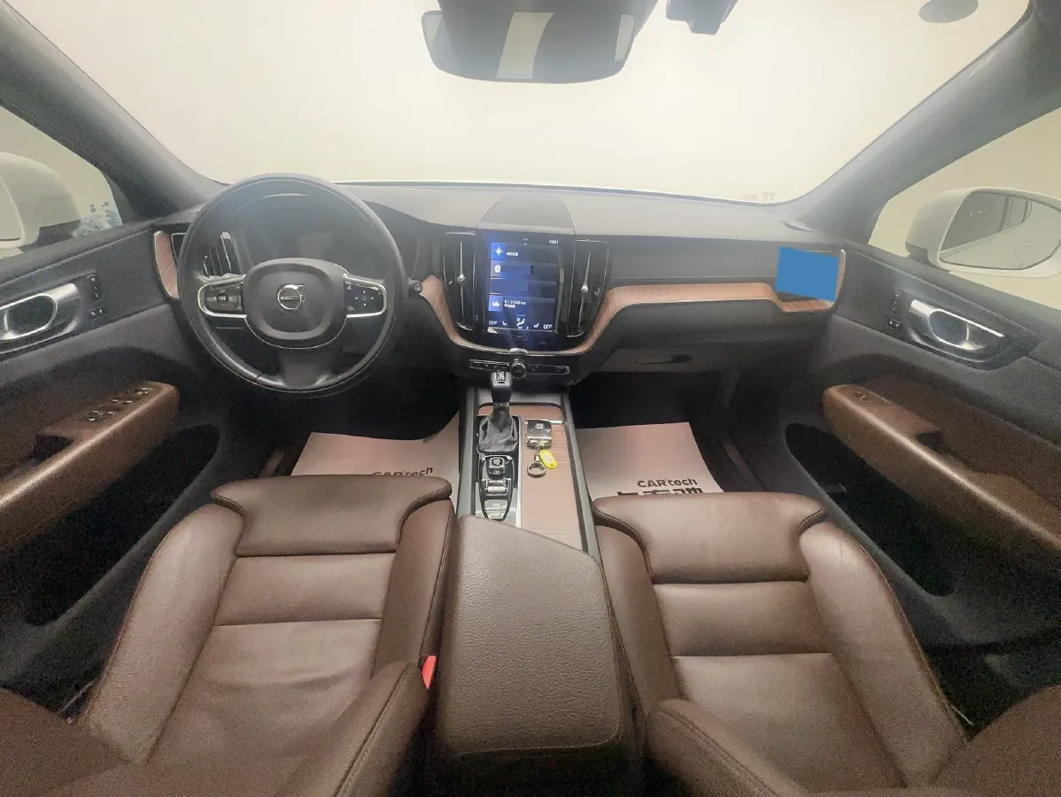 2021 Volvo XC60 2.0T 250HP L4 8AT,autocango,china used car exporter,china ev exporter,chinese used car exporter,chinese used ev exporter