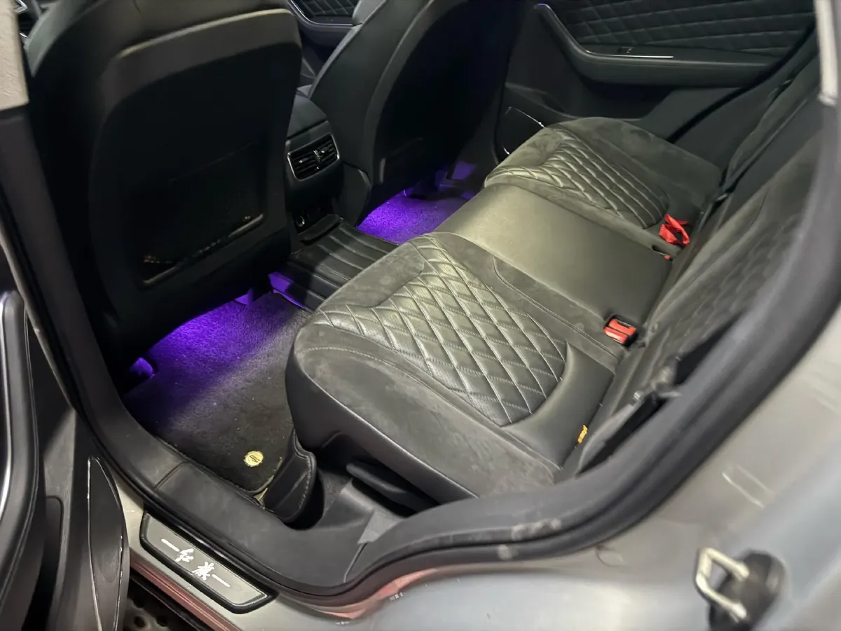 2022 HongQi HS5 2.0T 224HP L4 6AT,autocango,china used car exporter,china ev exporter,chinese used car exporter,chinese used ev exporter