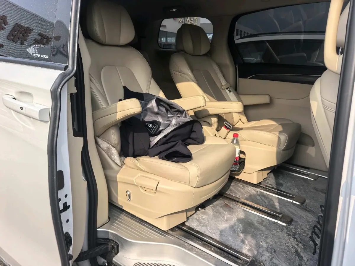 2023 Buick GL8 2.0T 237HP L4 9AT,autocango,china used car exporter,china ev exporter,chinese used car exporter,chinese used ev exporter