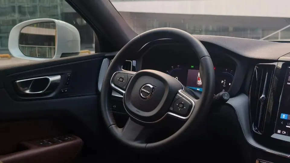 2024 Volvo XC60 2.0T 250HP L4 8AT,autocango,china used car exporter,china ev exporter,chinese used car exporter,chinese used ev exporter