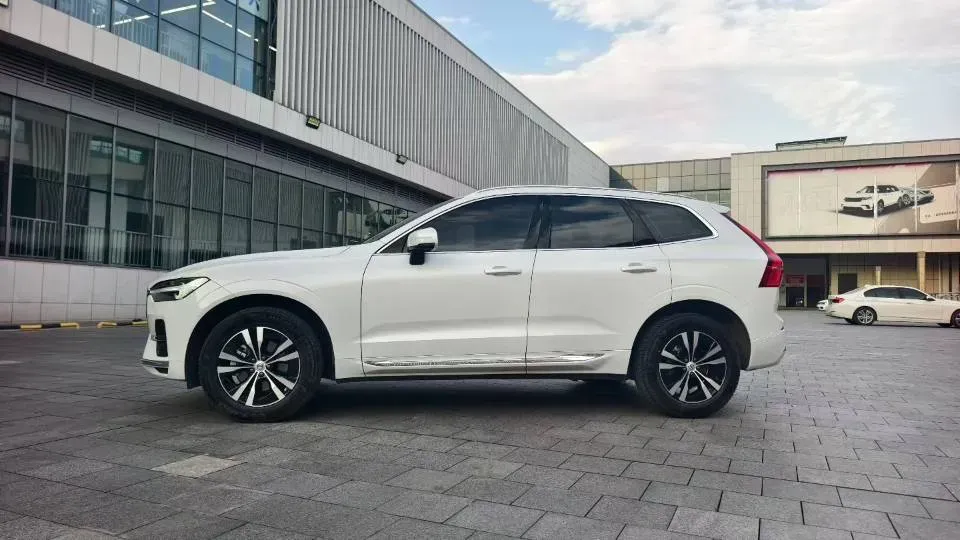 2024 Volvo XC60 2.0T 250HP L4 8AT,autocango,china used car exporter,china ev exporter,chinese used car exporter,chinese used ev exporter