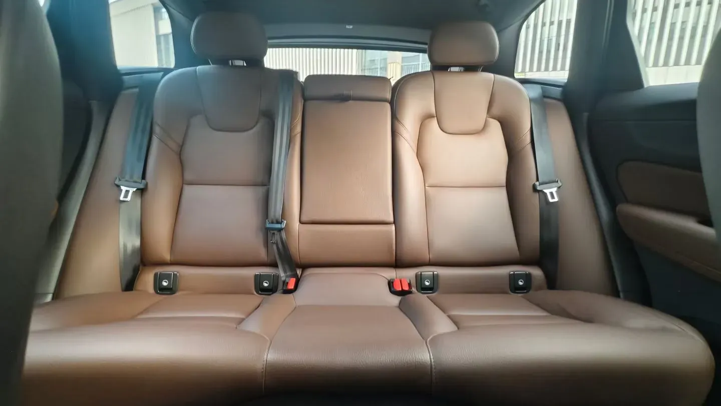 2024 Volvo XC60 2.0T 250HP L4 8AT,autocango,china used car exporter,china ev exporter,chinese used car exporter,chinese used ev exporter