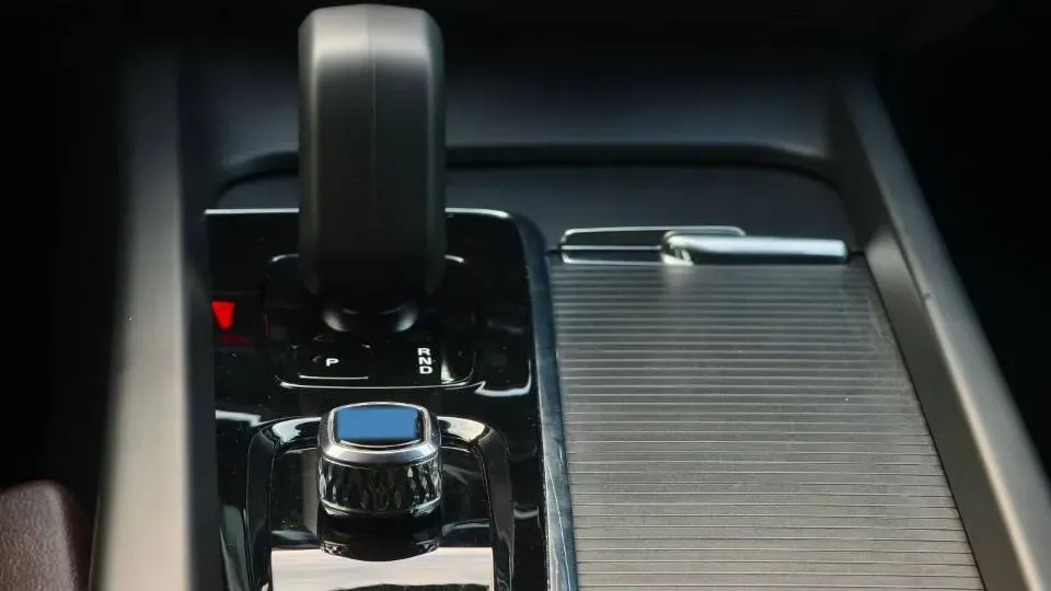 2024 Volvo XC60 2.0T 250HP L4 8AT,autocango,china used car exporter,china ev exporter,chinese used car exporter,chinese used ev exporter