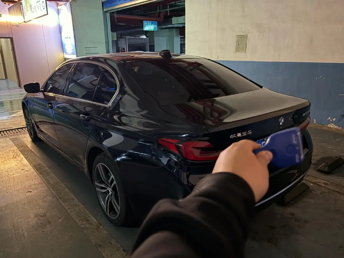 2022 BMW 5 Series 2.0T 252HP L4 8AT,autocango,china used car exporter,china ev exporter,chinese used car exporter,chinese used ev exporter