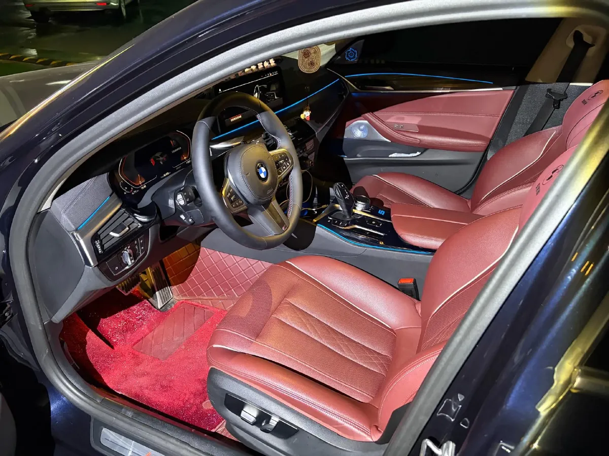 2022 BMW 5 Series 2.0T 252HP L4 8AT,autocango,china used car exporter,china ev exporter,chinese used car exporter,chinese used ev exporter