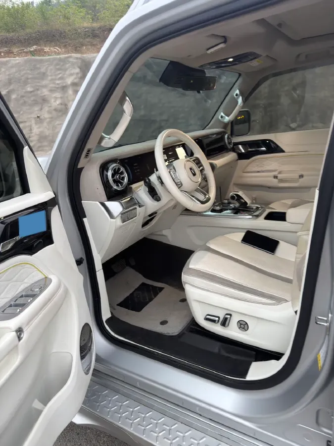 2021 Cyberspace 300 2.0T 227HP L4 8AT,autocango,china used car exporter,china ev exporter,chinese used car exporter,chinese used ev exporter