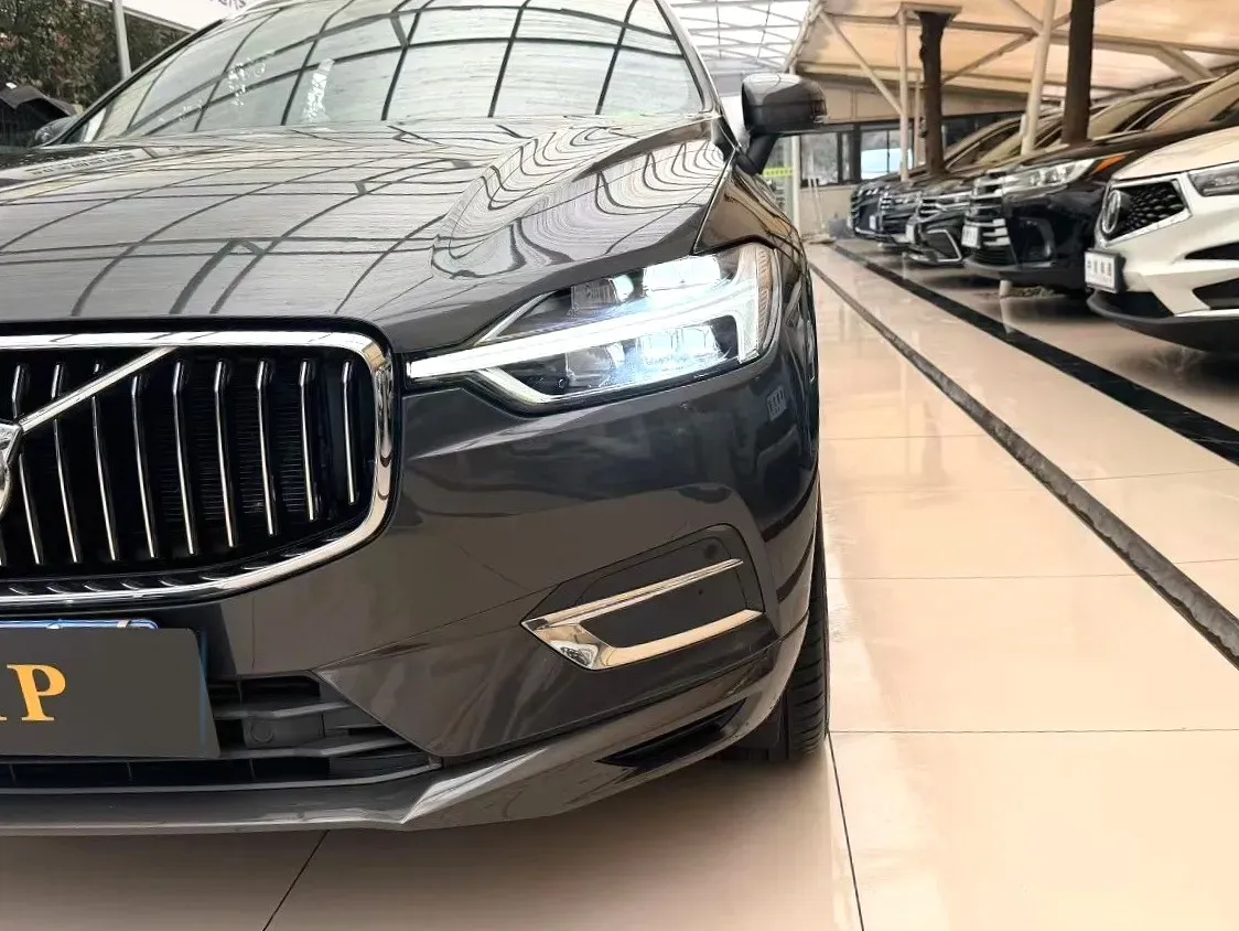2021 Volvo XC60 2.0T 250HP L4 8AT,autocango,china used car exporter,china ev exporter,chinese used car exporter,chinese used ev exporter