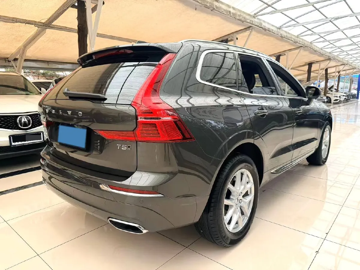 2021 Volvo XC60 2.0T 250HP L4 8AT,autocango,china used car exporter,china ev exporter,chinese used car exporter,chinese used ev exporter