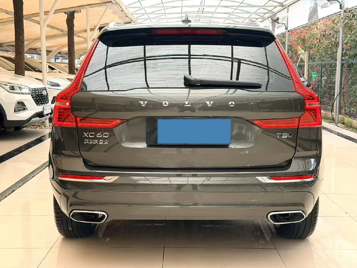 2021 Volvo XC60 2.0T 250HP L4 8AT,autocango,china used car exporter,china ev exporter,chinese used car exporter,chinese used ev exporter