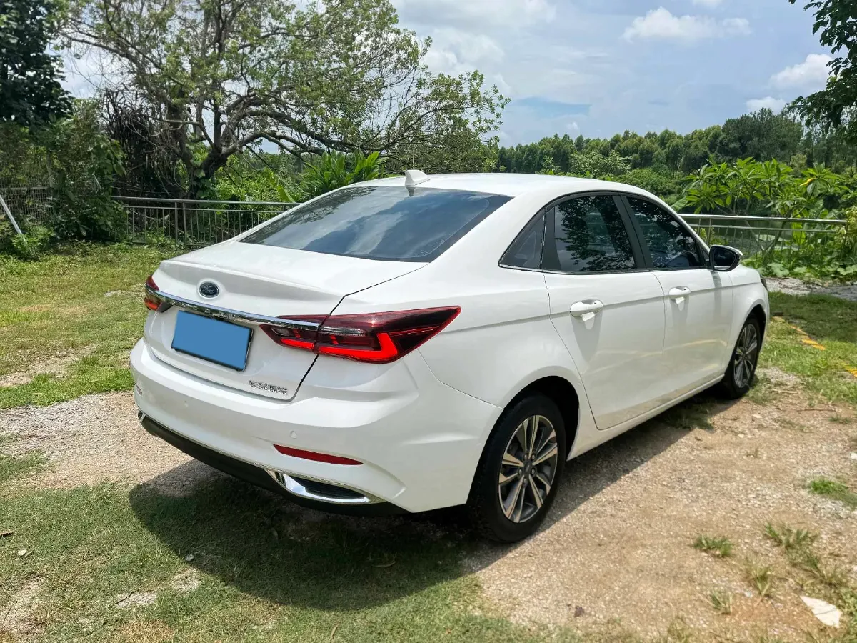 2021 Ford Escort 1.5L 122HP L3 6AT,autocango,china used car exporter,china ev exporter,chinese used car exporter,chinese used ev exporter