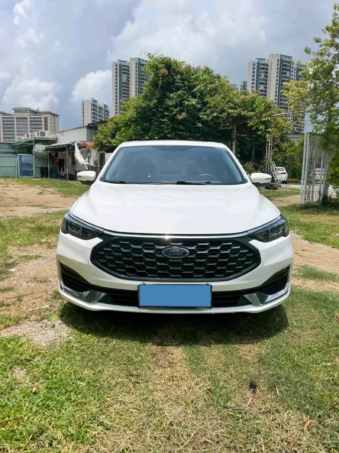 2021 Ford Escort 1.5L 122HP L3 6AT,autocango,china used car exporter,china ev exporter,chinese used car exporter,chinese used ev exporter