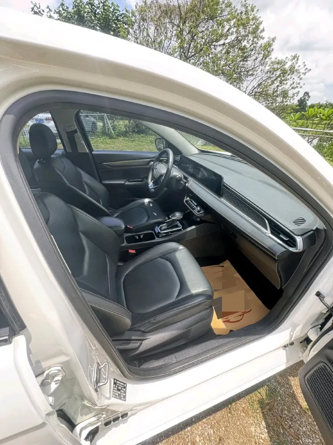 2021 Ford Escort 1.5L 122HP L3 6AT,autocango,china used car exporter,china ev exporter,chinese used car exporter,chinese used ev exporter