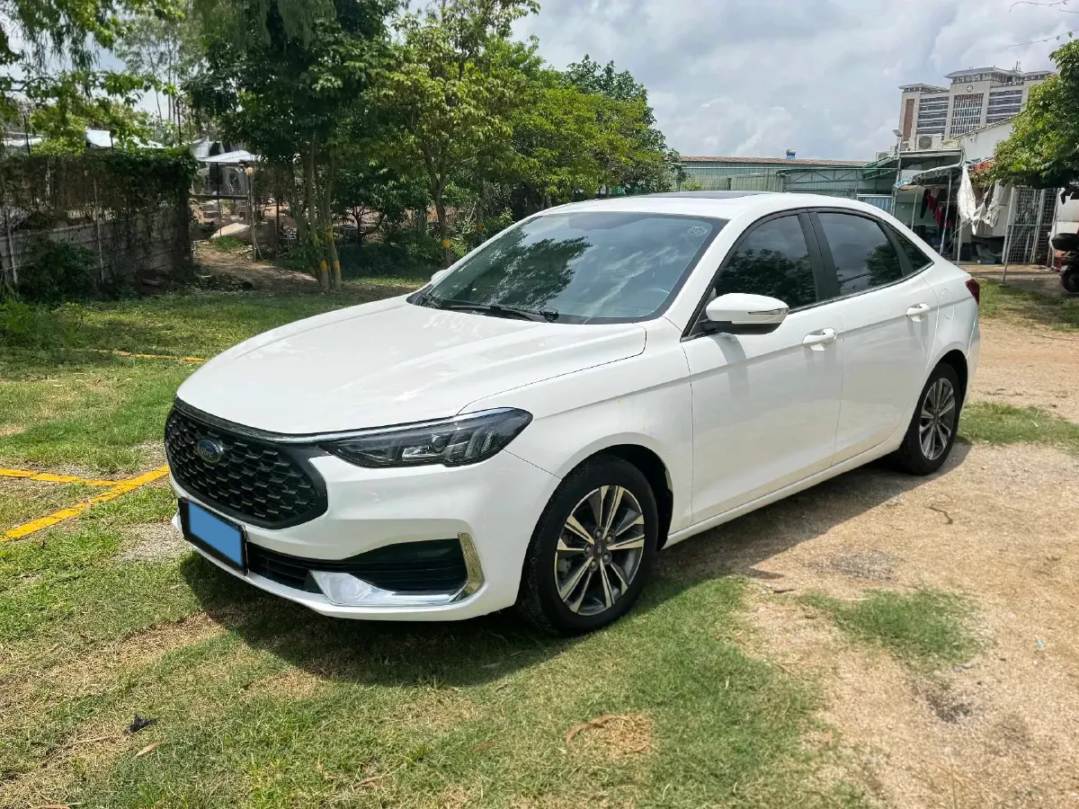 2021 Ford Escort 1.5L 122HP L3 6AT,autocango,china used car exporter,china ev exporter,chinese used car exporter,chinese used ev exporter