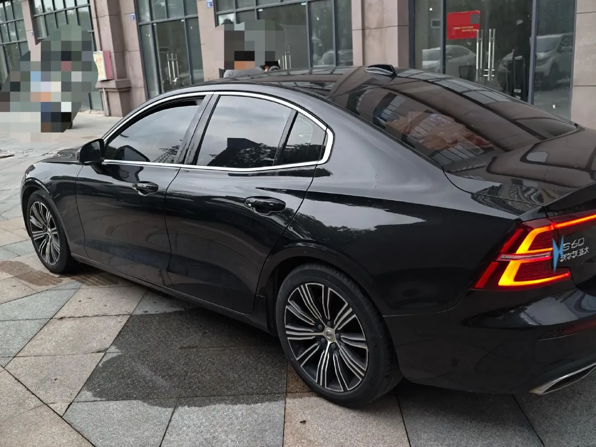 2020 Volvo S60 2.0T 190HP L4 8AT,autocango,china used car exporter,china ev exporter,chinese used car exporter,chinese used ev exporter