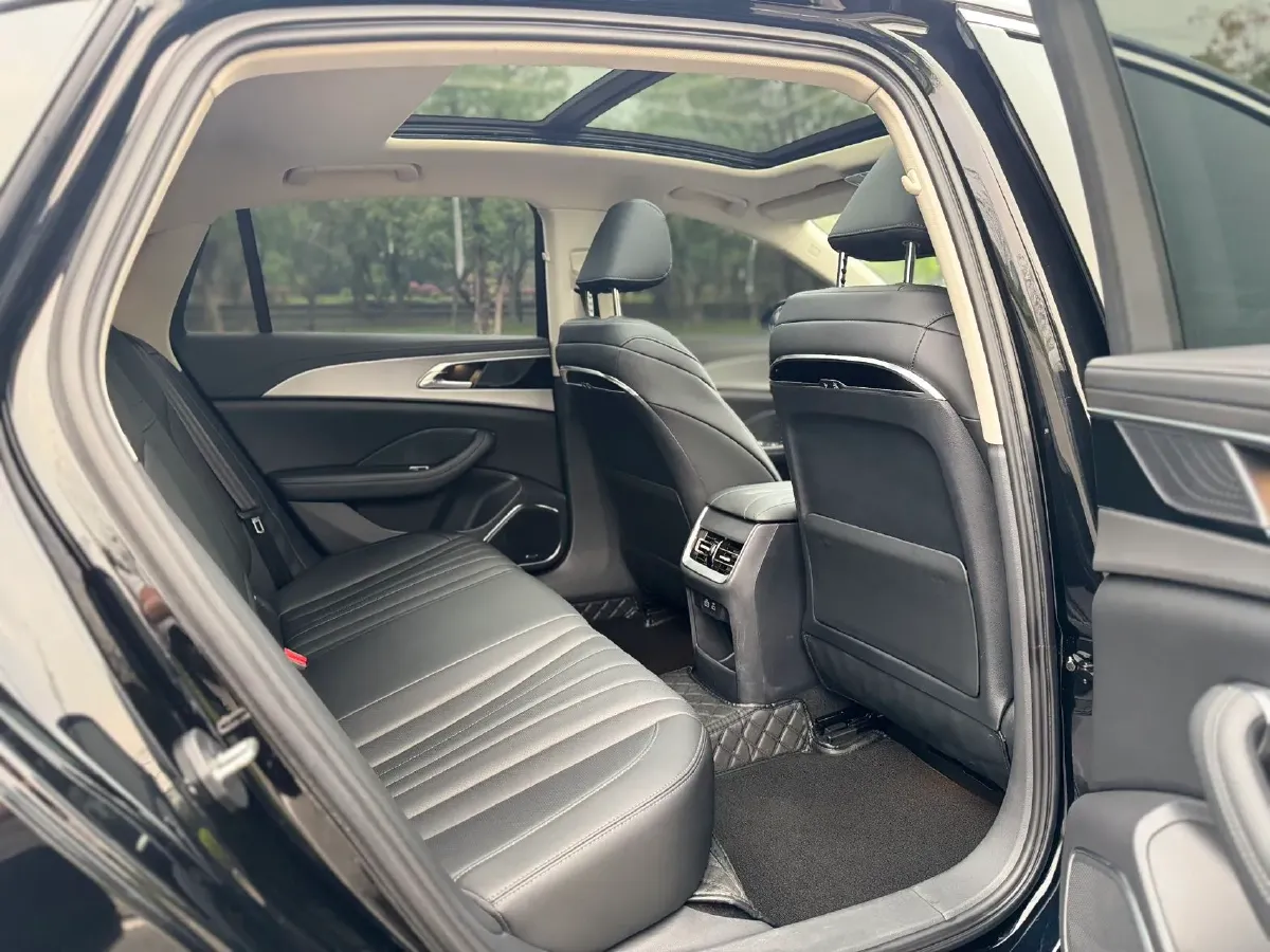 2024 HongQi H5 1.5T 169HP L4 7DCT,autocango,china used car exporter,china ev exporter,chinese used car exporter,chinese used ev exporter