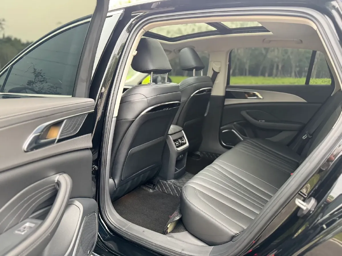 2024 HongQi H5 1.5T 169HP L4 7DCT,autocango,china used car exporter,china ev exporter,chinese used car exporter,chinese used ev exporter