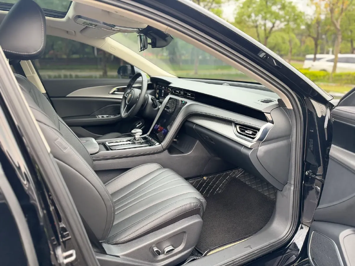 2024 HongQi H5 1.5T 169HP L4 7DCT,autocango,china used car exporter,china ev exporter,chinese used car exporter,chinese used ev exporter