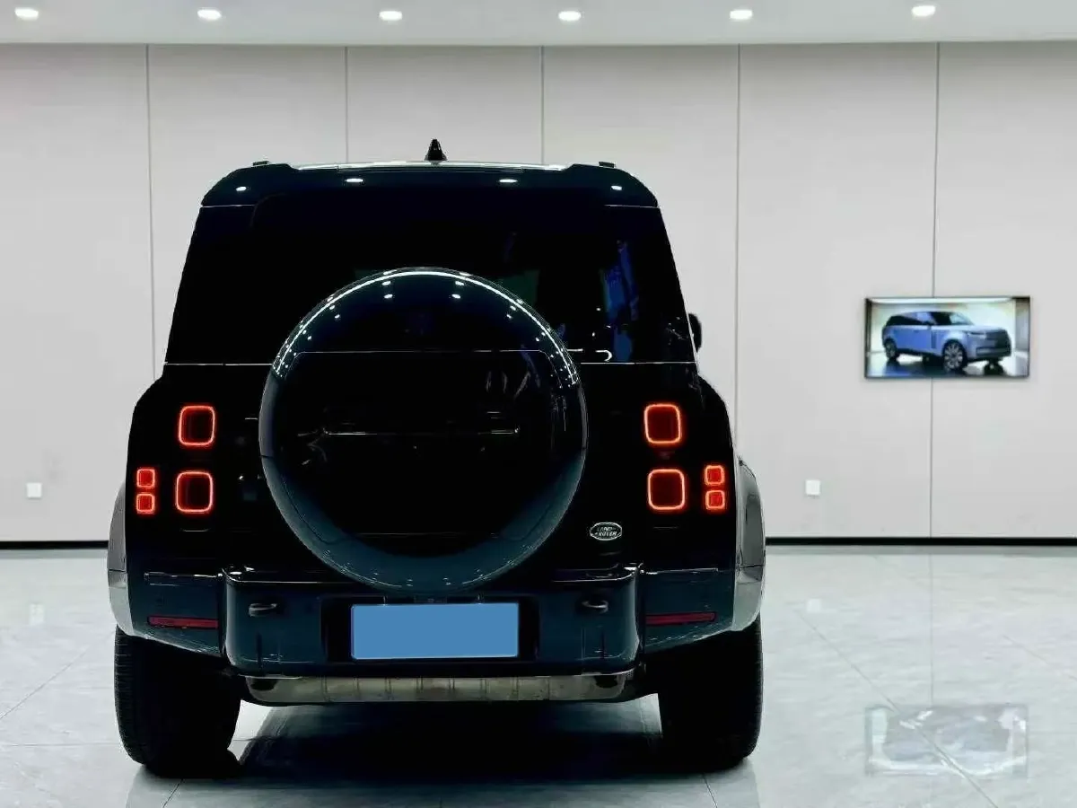 2024 Land Rover Defender 3.0T 400HP L6 8AT,autocango,china used car exporter,china ev exporter,chinese used car exporter,chinese used ev exporter
