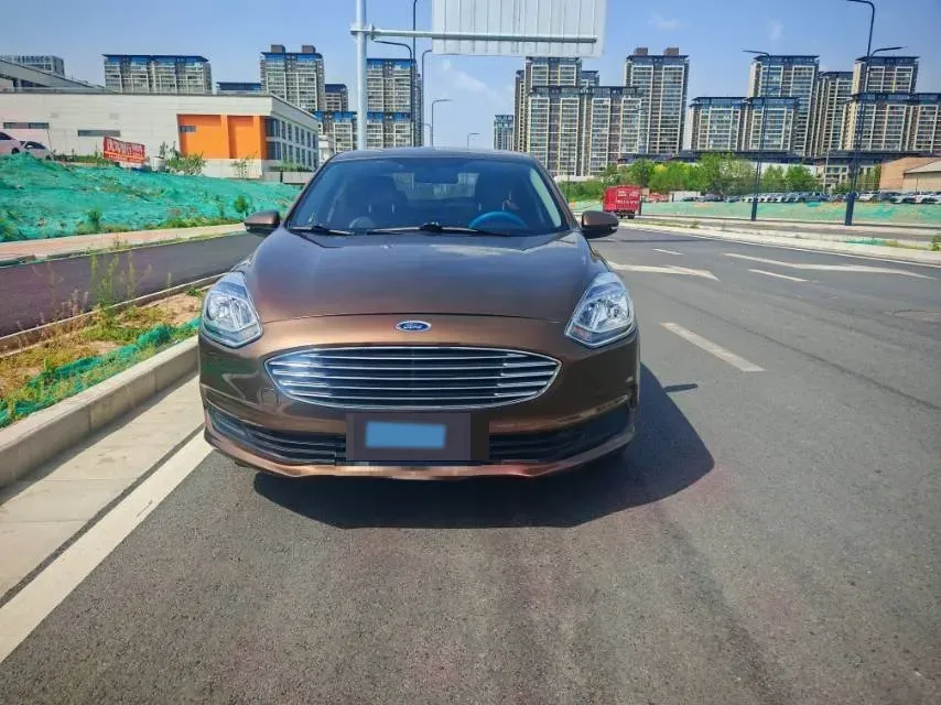 2019 Ford Escort 1.5L 122HP L3 6MT,autocango,china used car exporter,china ev exporter,chinese used car exporter,chinese used ev exporter