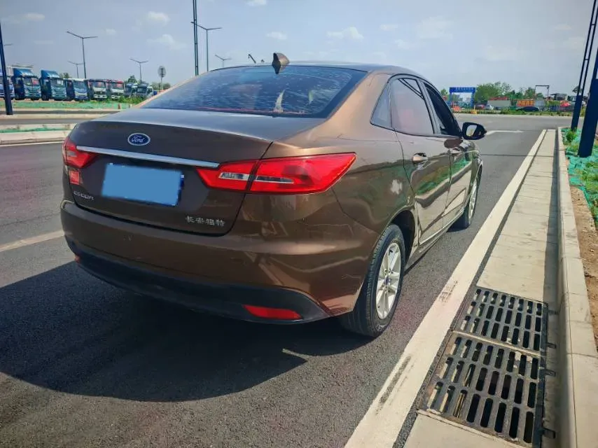 2019 Ford Escort 1.5L 122HP L3 6MT,autocango,china used car exporter,china ev exporter,chinese used car exporter,chinese used ev exporter