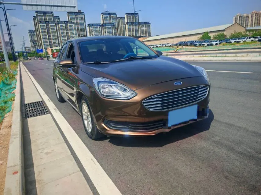 2019 Ford Escort 1.5L 122HP L3 6MT,autocango,china used car exporter,china ev exporter,chinese used car exporter,chinese used ev exporter