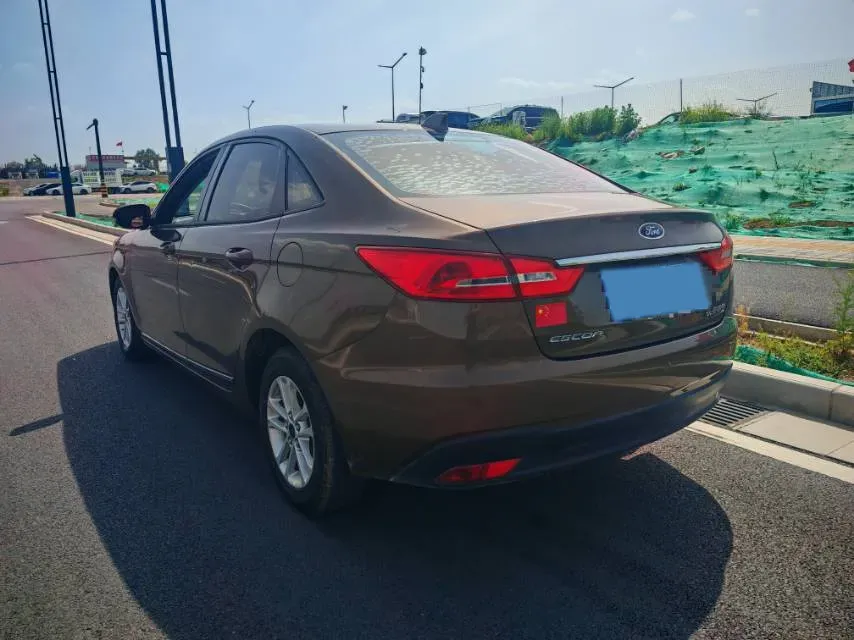 2019 Ford Escort 1.5L 122HP L3 6MT,autocango,china used car exporter,china ev exporter,chinese used car exporter,chinese used ev exporter