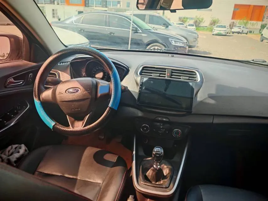 2019 Ford Escort 1.5L 122HP L3 6MT,autocango,china used car exporter,china ev exporter,chinese used car exporter,chinese used ev exporter