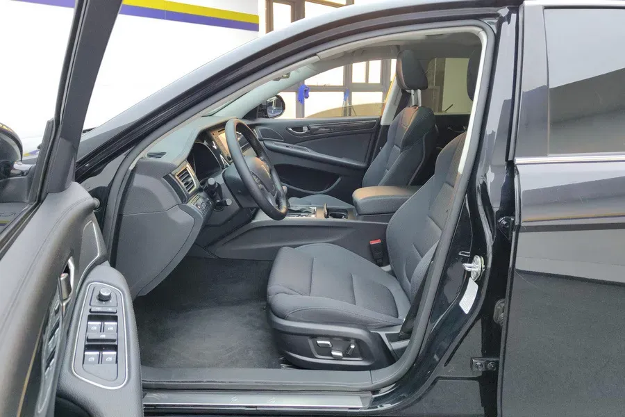 2019 HongQi H7 1.8T 188HP L4 6AT,autocango,china used car exporter,china ev exporter,chinese used car exporter,chinese used ev exporter