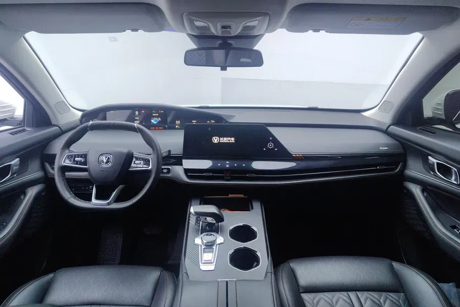 2021 ChangAn UNI-K 2.0T 233HP L4 8AT,autocango,china used car exporter,china ev exporter,chinese used car exporter,chinese used ev exporter