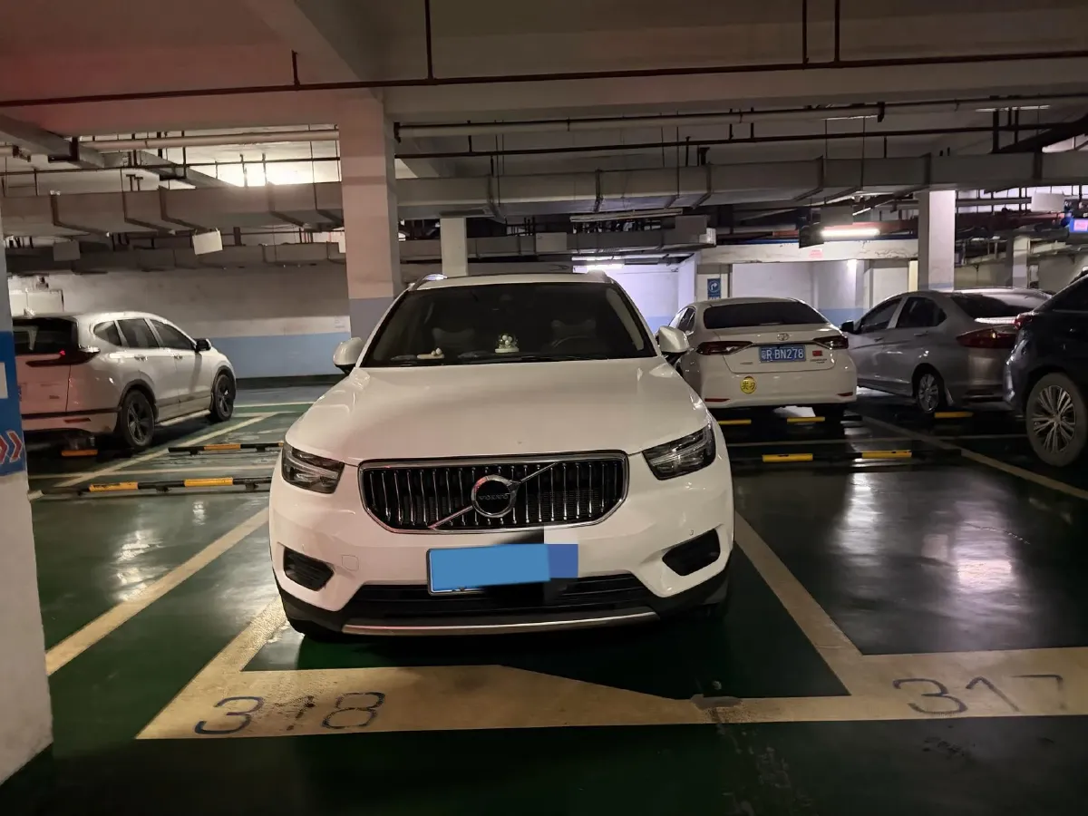 2020 Volvo XC40 1.5T 163HP L3 8AT,autocango,china used car exporter,china ev exporter,chinese used car exporter,chinese used ev exporter