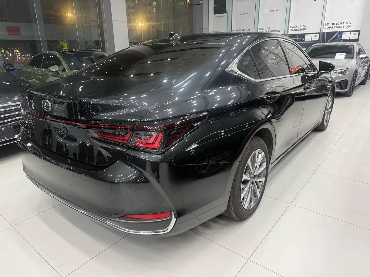 2024 Lexus ES 2.0L 173HP L4 CVT,autocango,china used car exporter,china ev exporter,chinese used car exporter,chinese used ev exporter