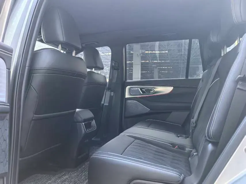 2022 GAC Trumpchi GS8 2.0T 252HP L4 8AT,autocango,china used car exporter,china ev exporter,chinese used car exporter,chinese used ev exporter