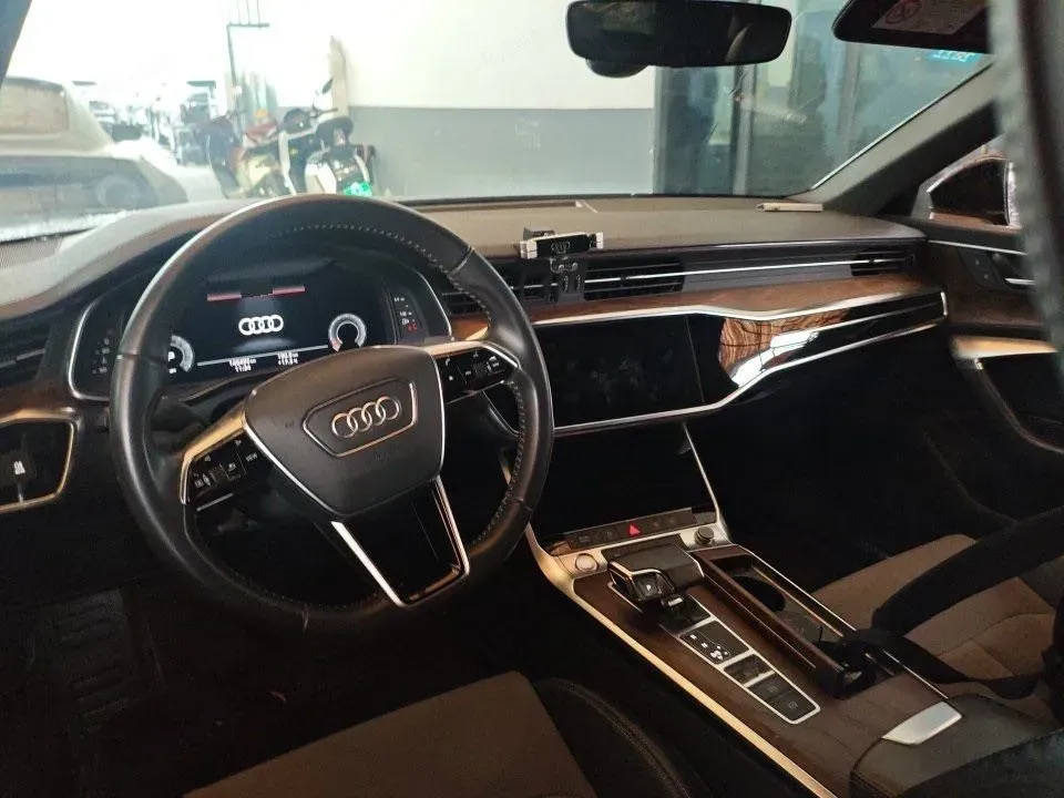 2019 Audi A6L 2.0T 190HP L4 7DCT,autocango,china used car exporter,china ev exporter,chinese used car exporter,chinese used ev exporter