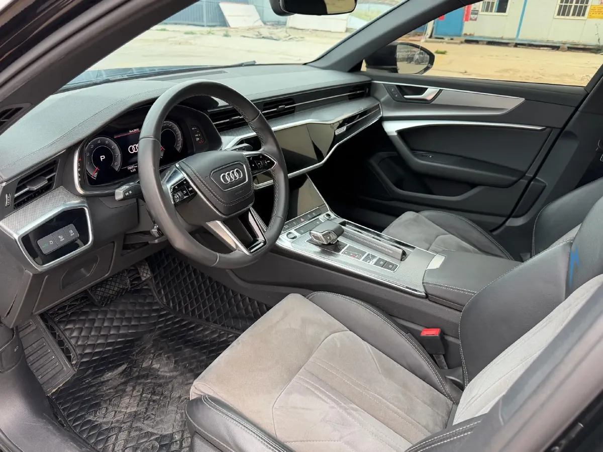 2022 Audi A6L 2.0T 224HP L4 7DCT,autocango,china used car exporter,china ev exporter,chinese used car exporter,chinese used ev exporter