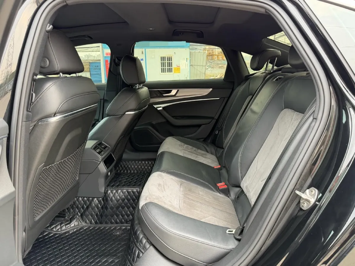 2022 Audi A6L 2.0T 224HP L4 7DCT,autocango,china used car exporter,china ev exporter,chinese used car exporter,chinese used ev exporter