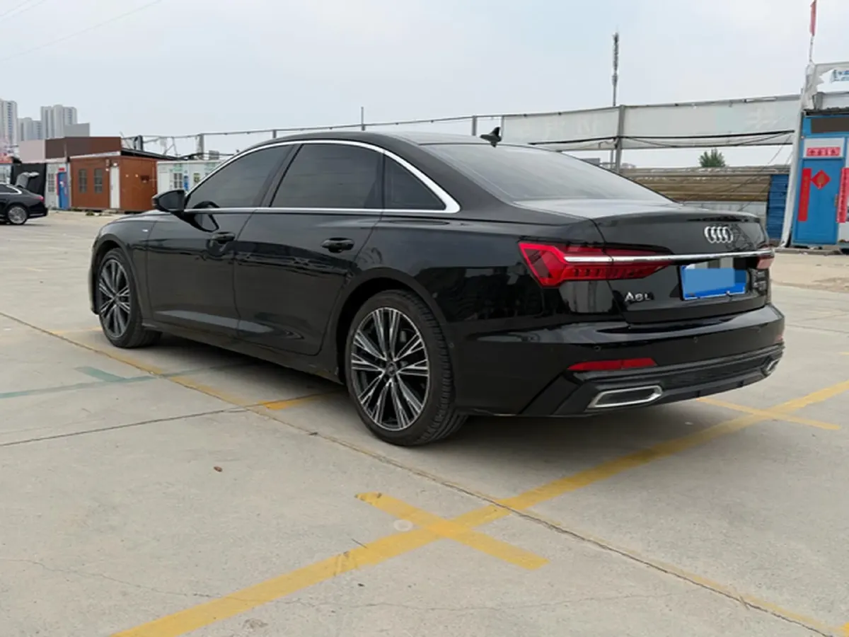 2022 Audi A6L 2.0T 224HP L4 7DCT,autocango,china used car exporter,china ev exporter,chinese used car exporter,chinese used ev exporter