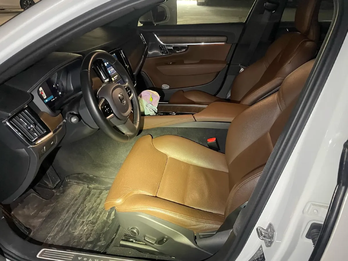 2022 Volvo S90 2.0T 250HP L4 8AT,autocango,china used car exporter,china ev exporter,chinese used car exporter,chinese used ev exporter