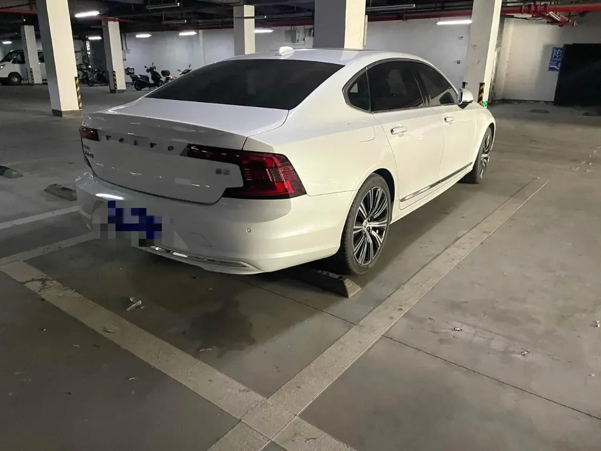 2022 Volvo S90 2.0T 250HP L4 8AT,autocango,china used car exporter,china ev exporter,chinese used car exporter,chinese used ev exporter