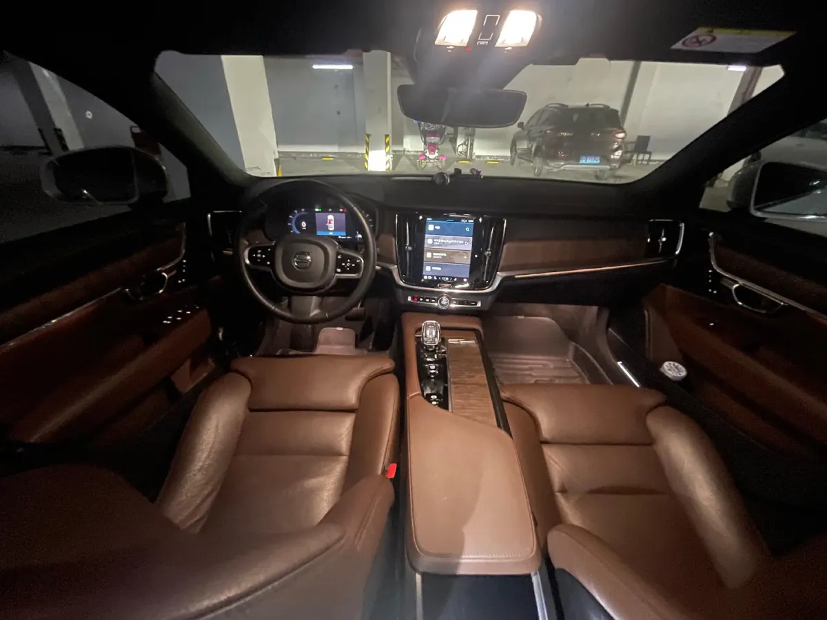 2022 Volvo S90 2.0T 250HP L4 8AT,autocango,china used car exporter,china ev exporter,chinese used car exporter,chinese used ev exporter