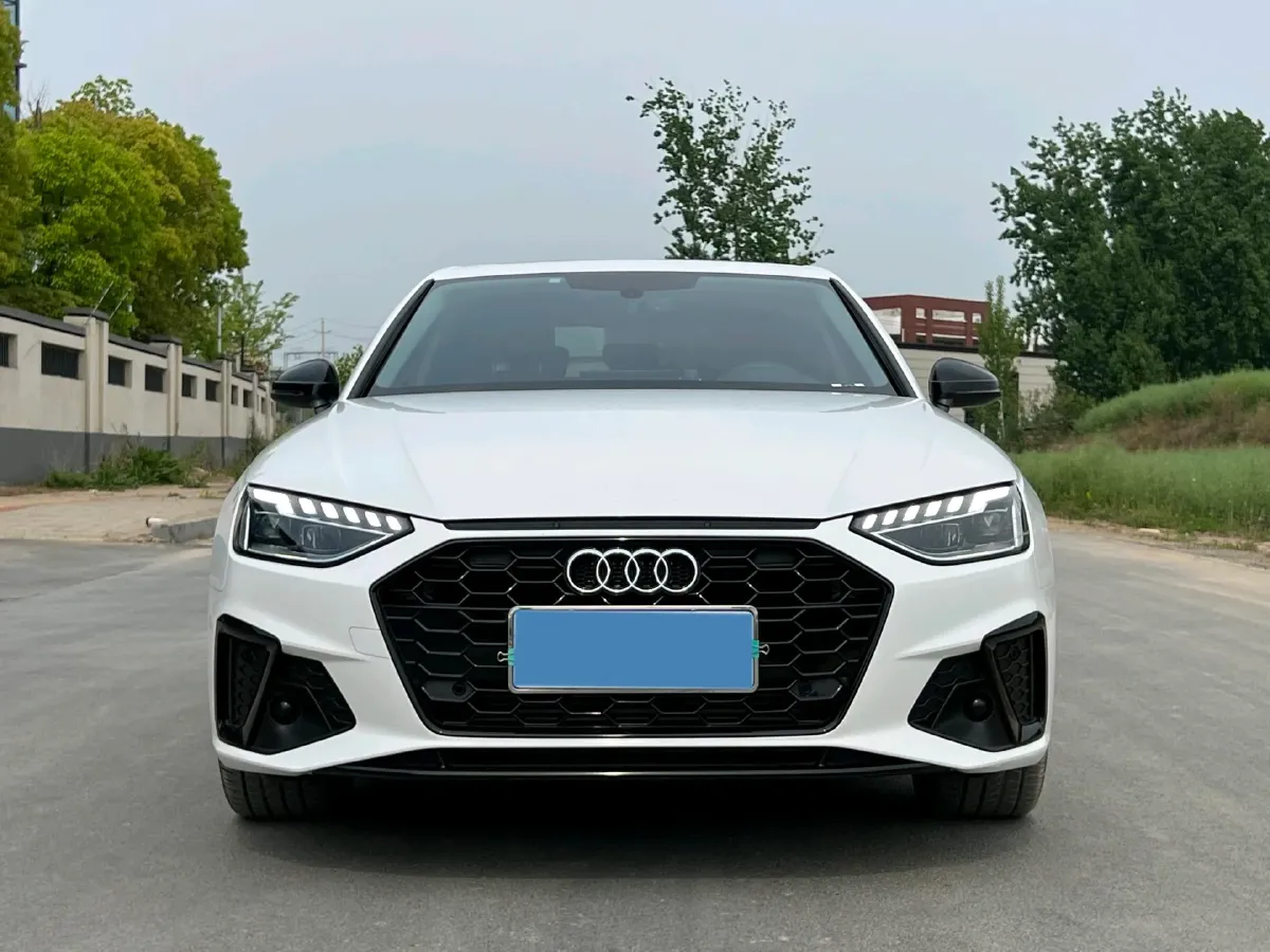2023 Audi A4L 2.0T 190HP L4 7DCT,autocango,china used car exporter,china ev exporter,chinese used car exporter,chinese used ev exporter