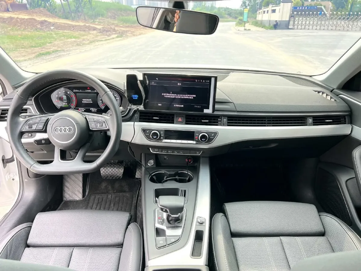 2023 Audi A4L 2.0T 190HP L4 7DCT,autocango,china used car exporter,china ev exporter,chinese used car exporter,chinese used ev exporter