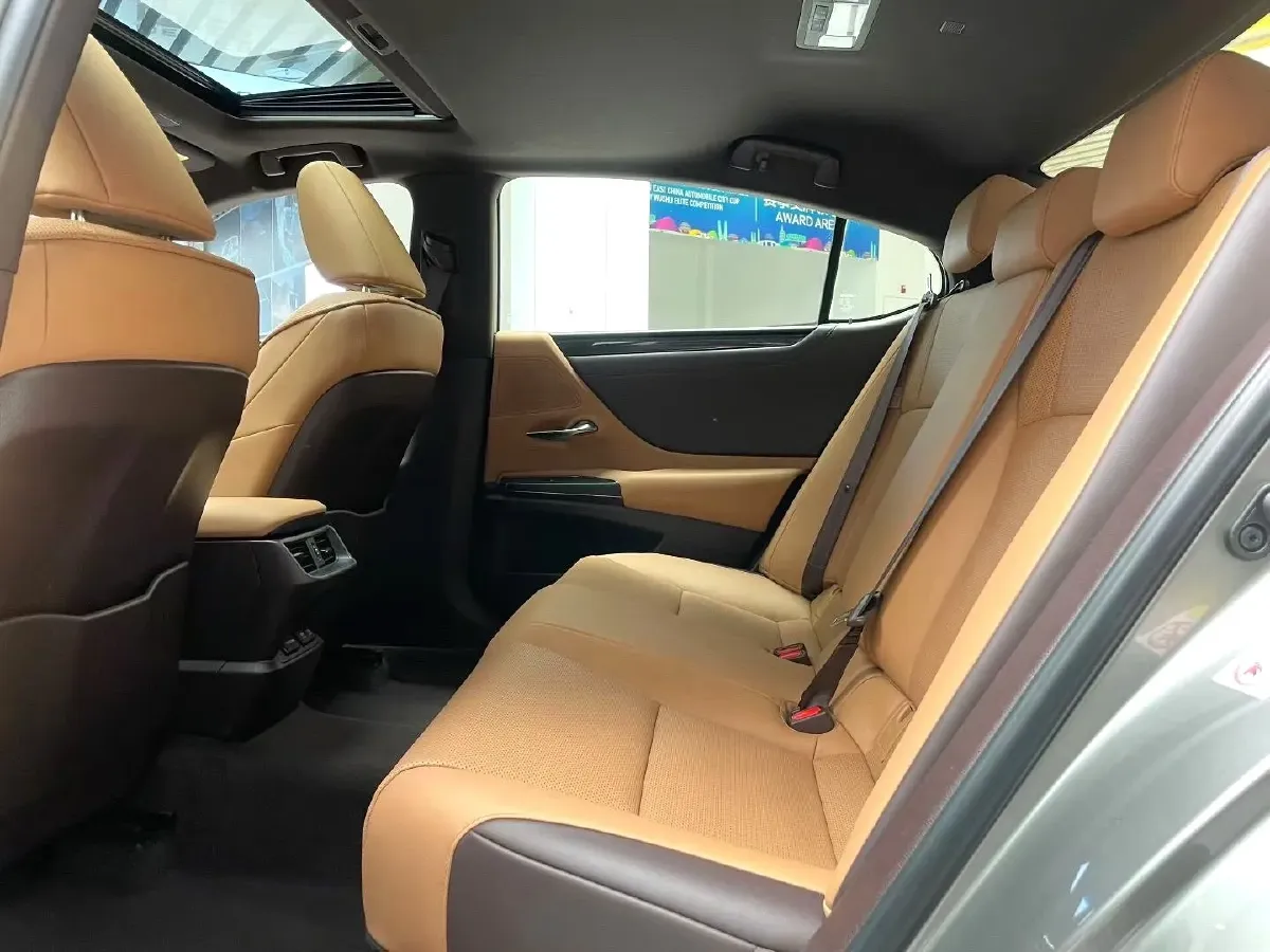 2018 Lexus ES 2.0L 167HP L4 6AT,autocango,china used car exporter,china ev exporter,chinese used car exporter,chinese used ev exporter