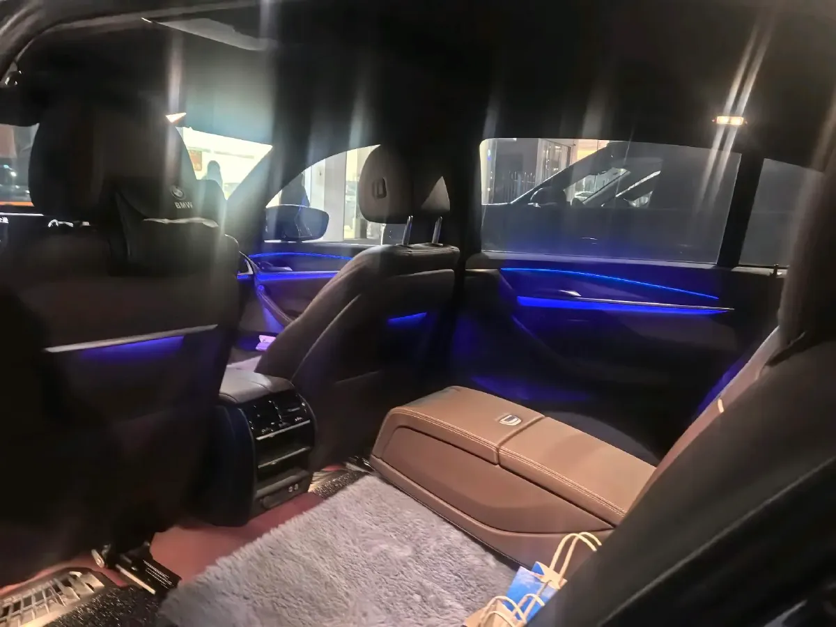 2021 BMW 5 Series 2.0T 252HP L4 8AT,autocango,china used car exporter,china ev exporter,chinese used car exporter,chinese used ev exporter