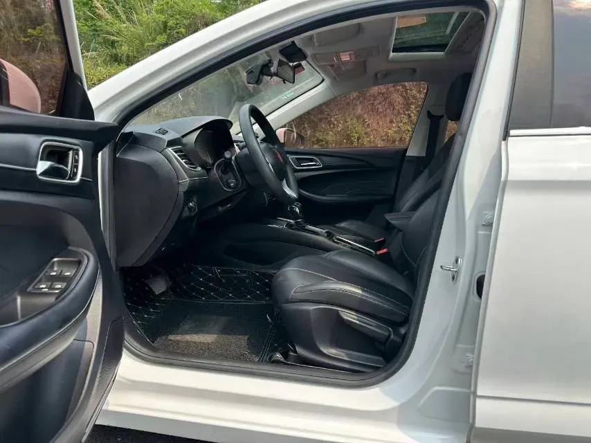 2019 Roewe i5 1.5L 120HP L4 CVT,autocango,china used car exporter,china ev exporter,chinese used car exporter,chinese used ev exporter