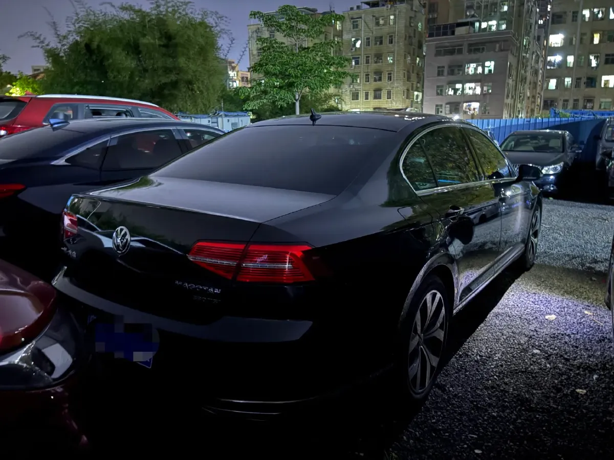 2019 Volkswagen Magotan 2.0T 220HP L4 7DCT,autocango,china used car exporter,china ev exporter,chinese used car exporter,chinese used ev exporter