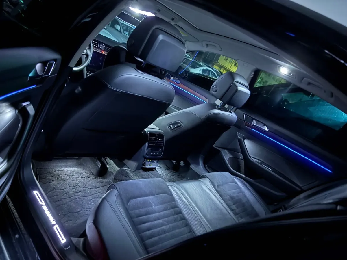 2019 Volkswagen Magotan 2.0T 220HP L4 7DCT,autocango,china used car exporter,china ev exporter,chinese used car exporter,chinese used ev exporter