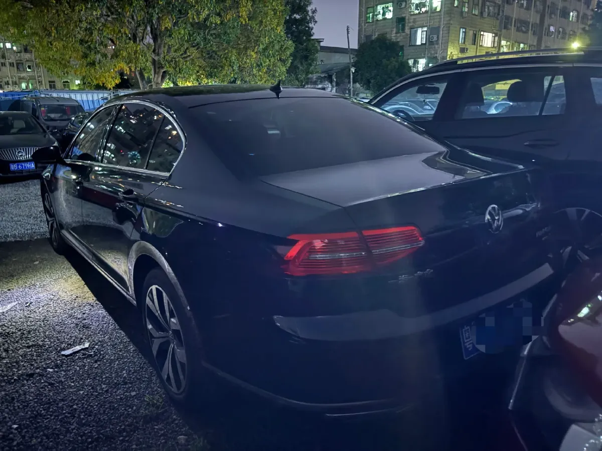 2019 Volkswagen Magotan 2.0T 220HP L4 7DCT,autocango,china used car exporter,china ev exporter,chinese used car exporter,chinese used ev exporter