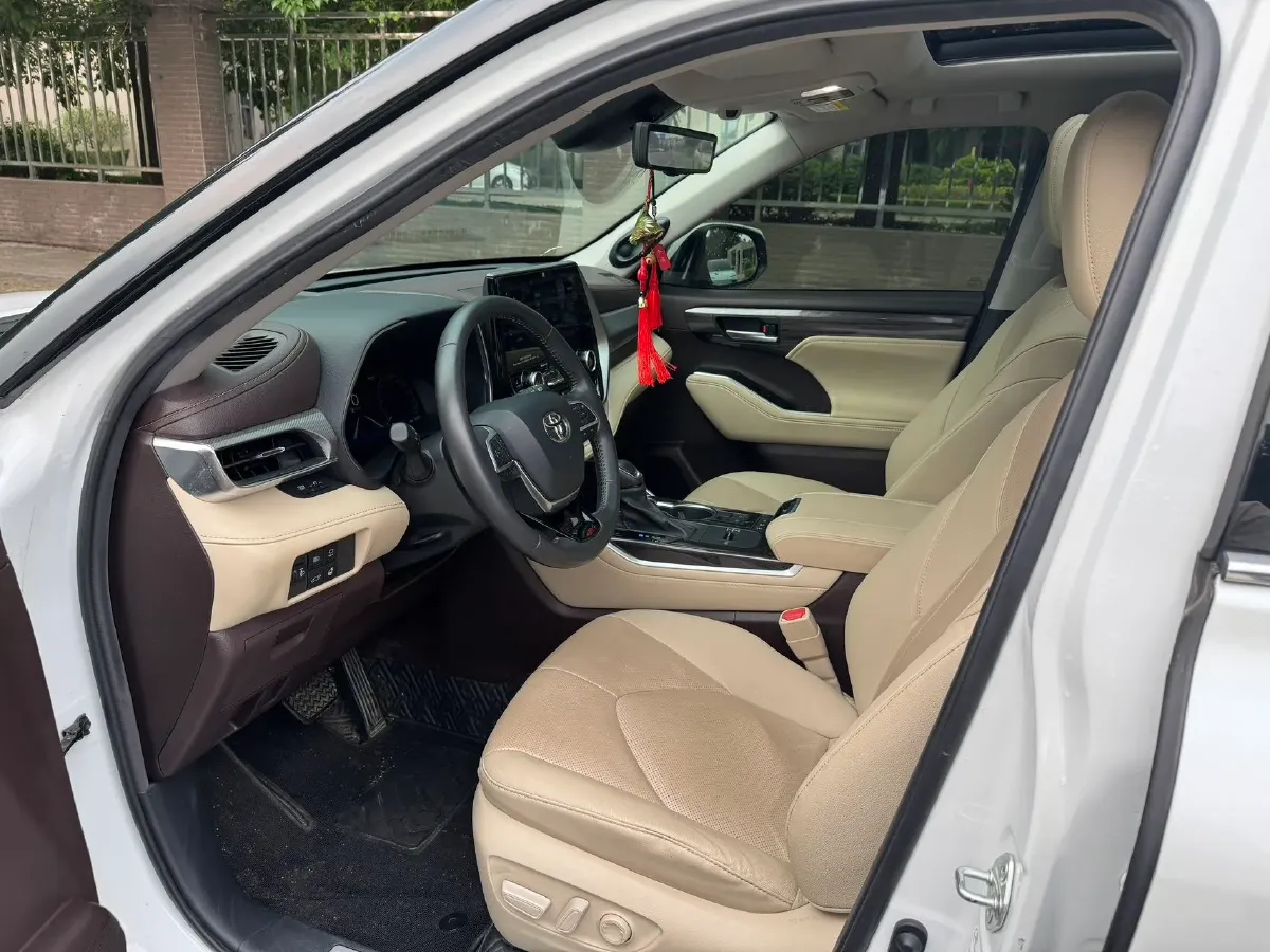 2022 Toyota Highlander 2.5L 192HP L4 E-CVT Hybrid,autocango,china used car exporter,china ev exporter,chinese used car exporter,chinese used ev exporter