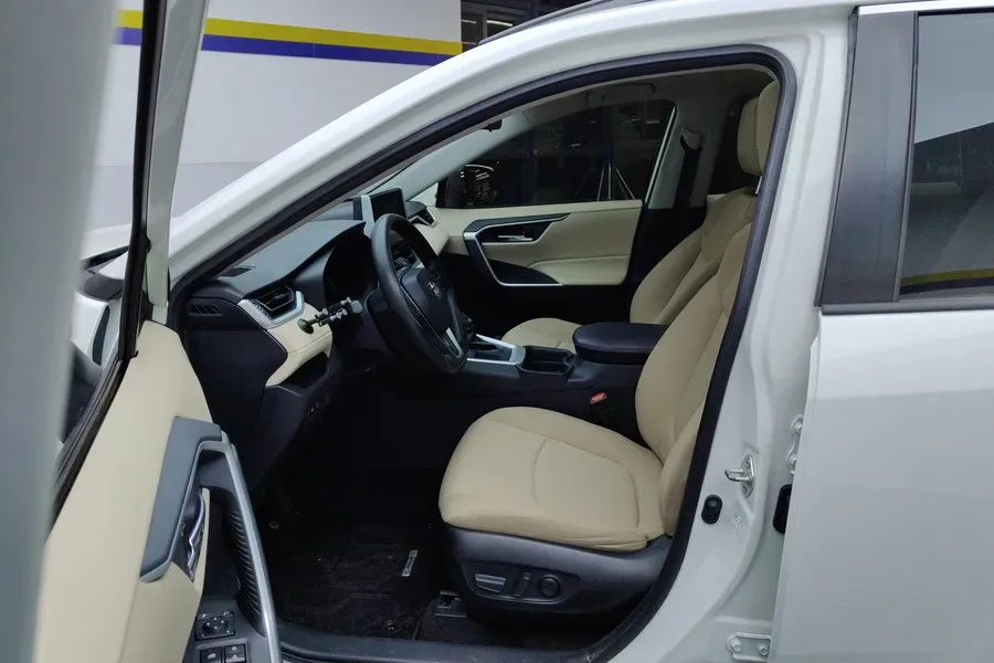 2020 Toyota RAV4 2.0L 171HP L4 CVT,autocango,china used car exporter,china ev exporter,chinese used car exporter,chinese used ev exporter